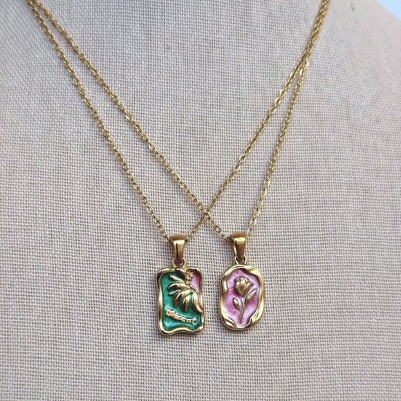 Jewelry - Colorful floral pendant necklace